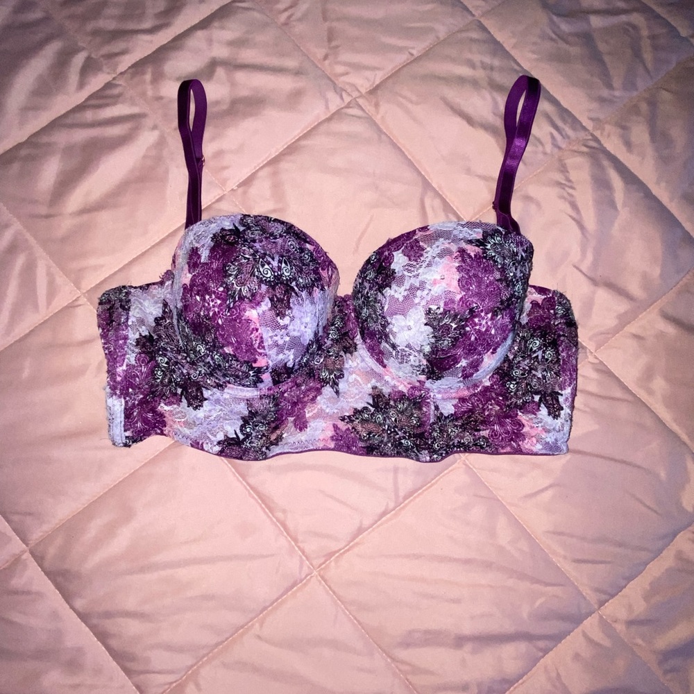 Two push up bras - Picture 9 of 10
